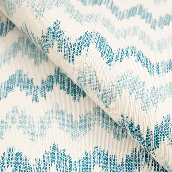 Stream 04 Royal
